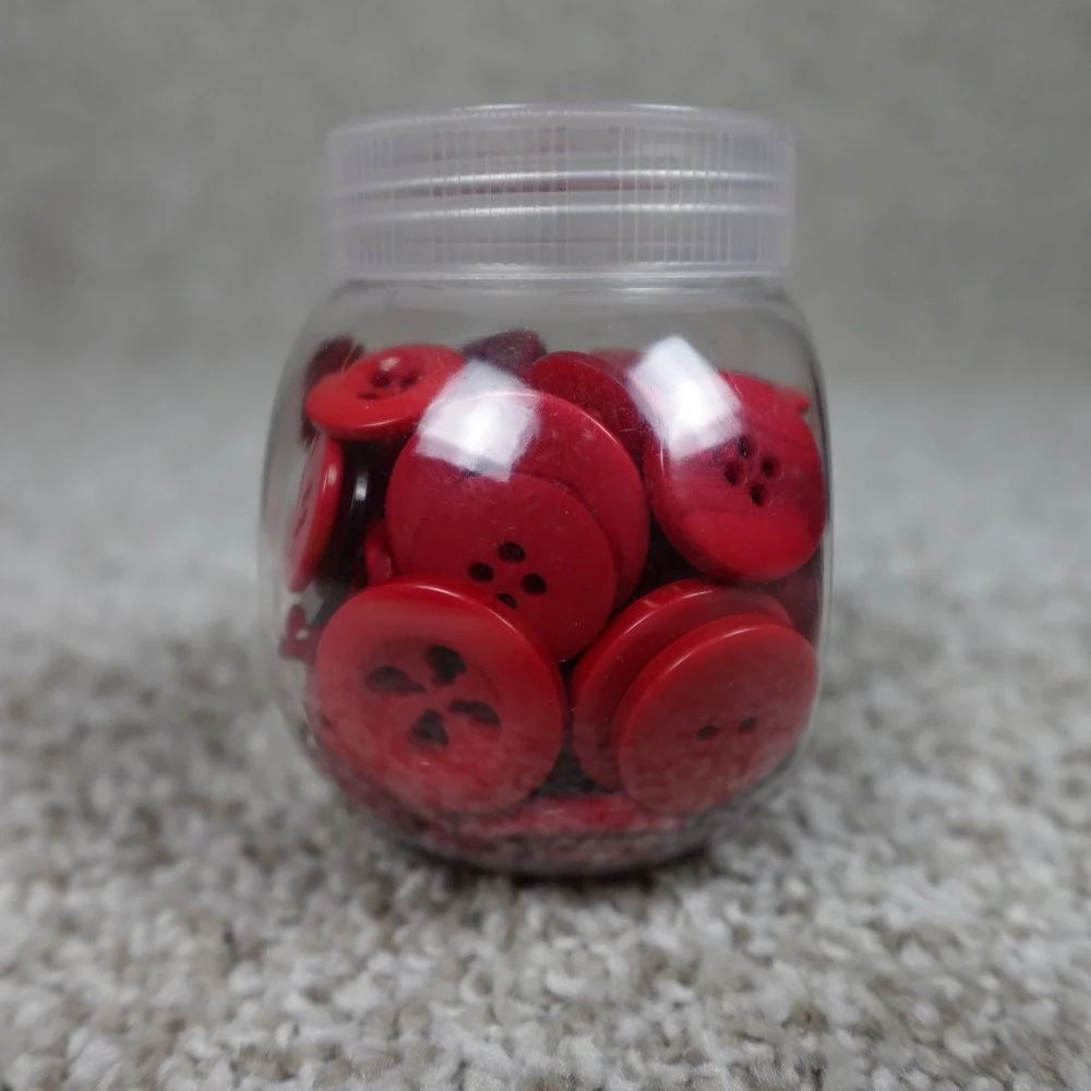 Blumenthal Lansing Co Red Buttons 4oz Jar Mixed Sizes Styles 540001006